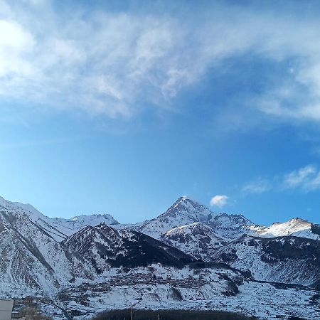 Guest House Sunset Kazbegi Eksteriør billede