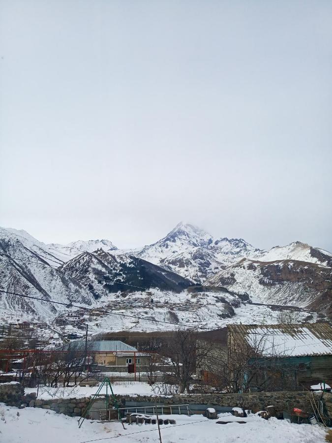 Guest House Sunset Kazbegi Eksteriør billede