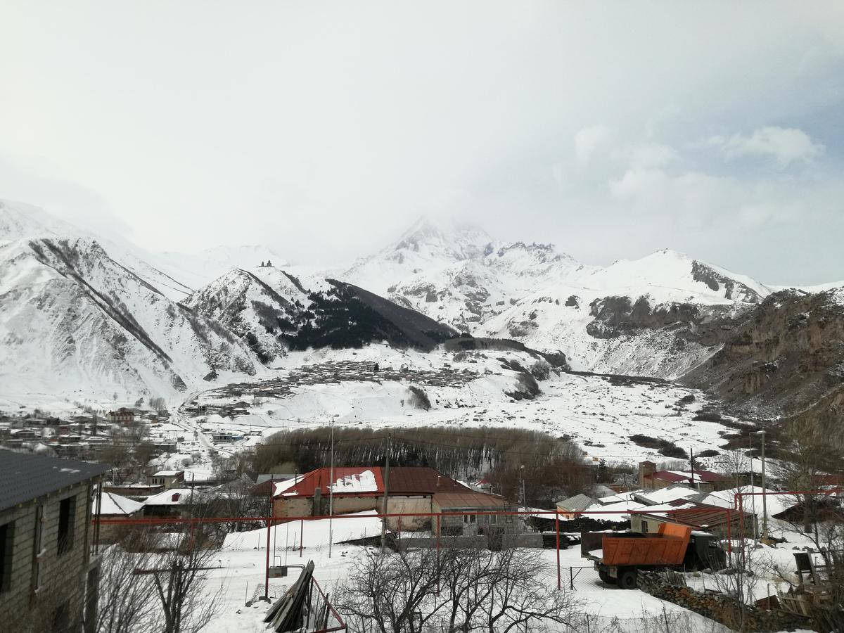 Guest House Sunset Kazbegi Eksteriør billede