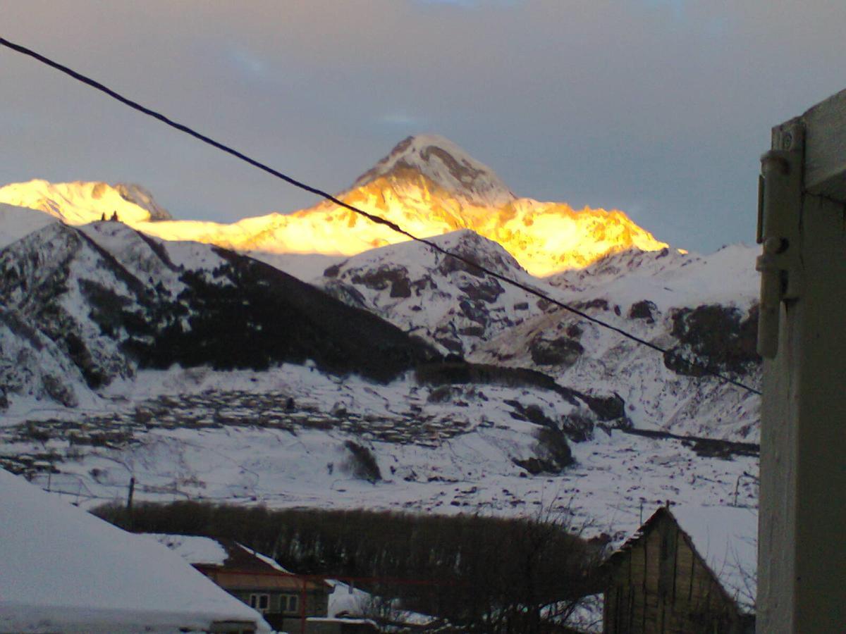 Guest House Sunset Kazbegi Eksteriør billede