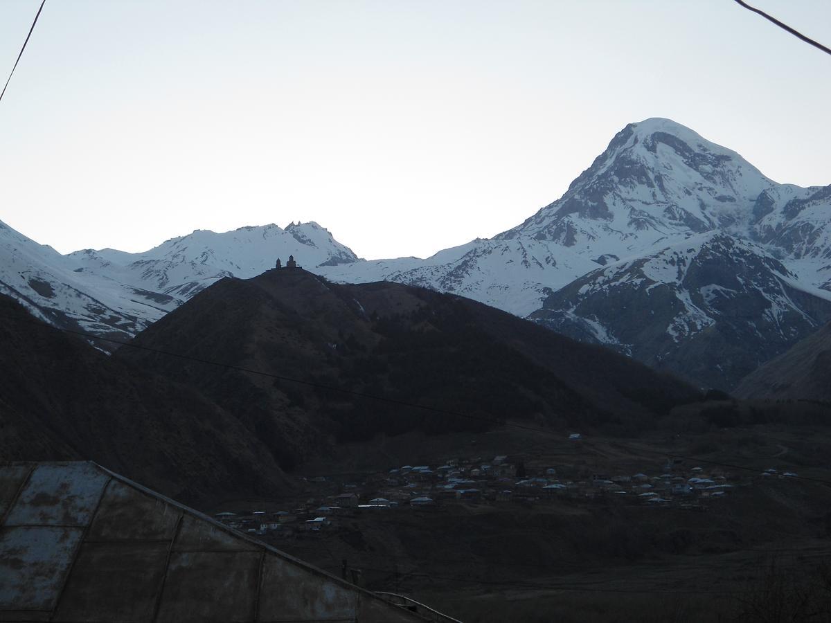 Guest House Sunset Kazbegi Eksteriør billede