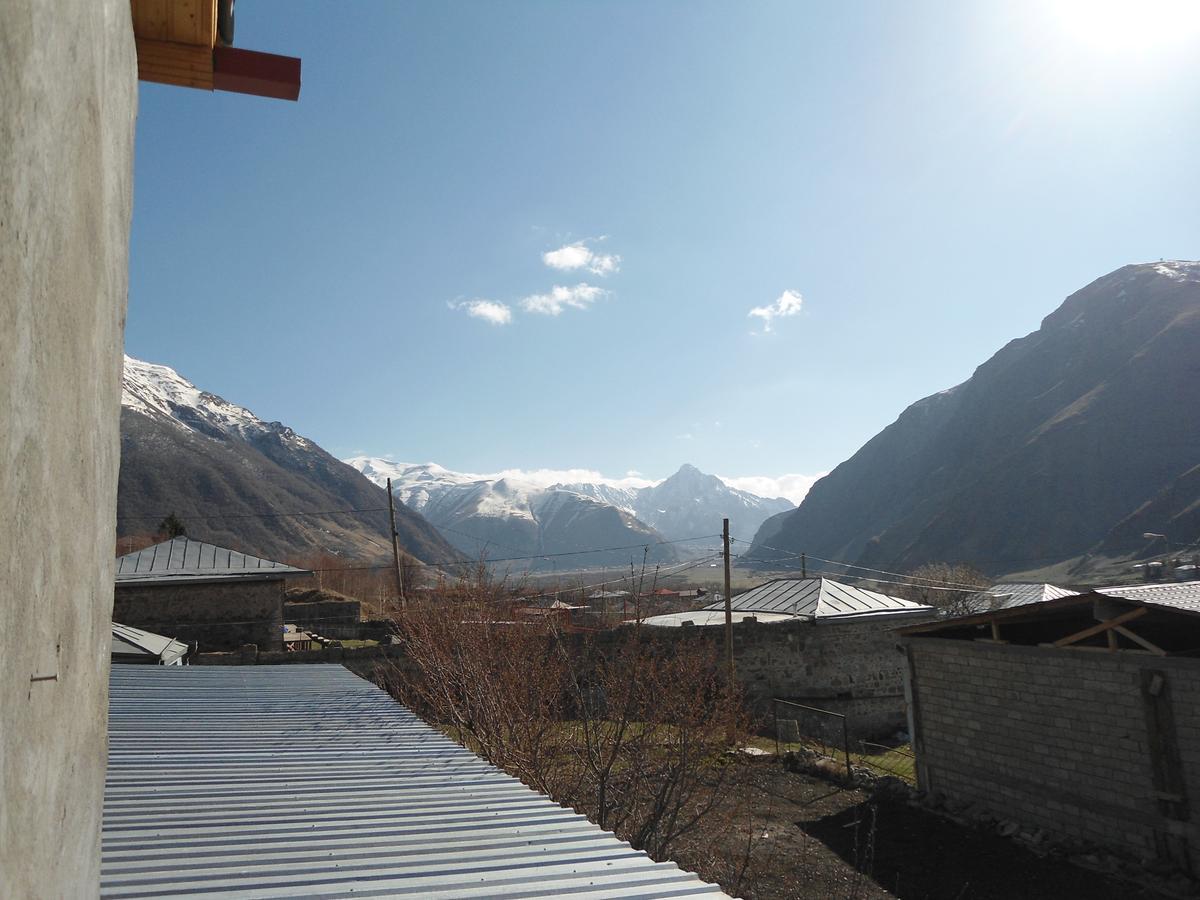 Guest House Sunset Kazbegi Eksteriør billede