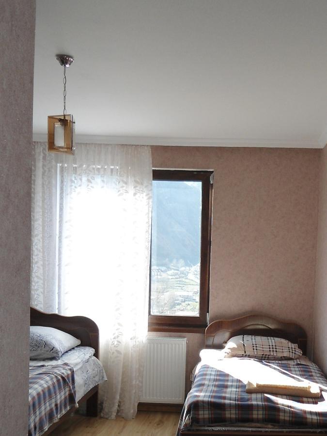Guest House Sunset Kazbegi Eksteriør billede